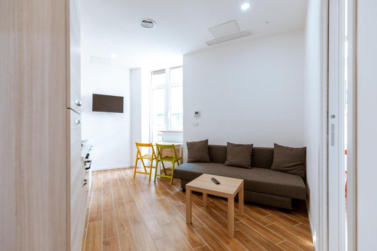 Central House - Apartments In 나폴리 외부 사진