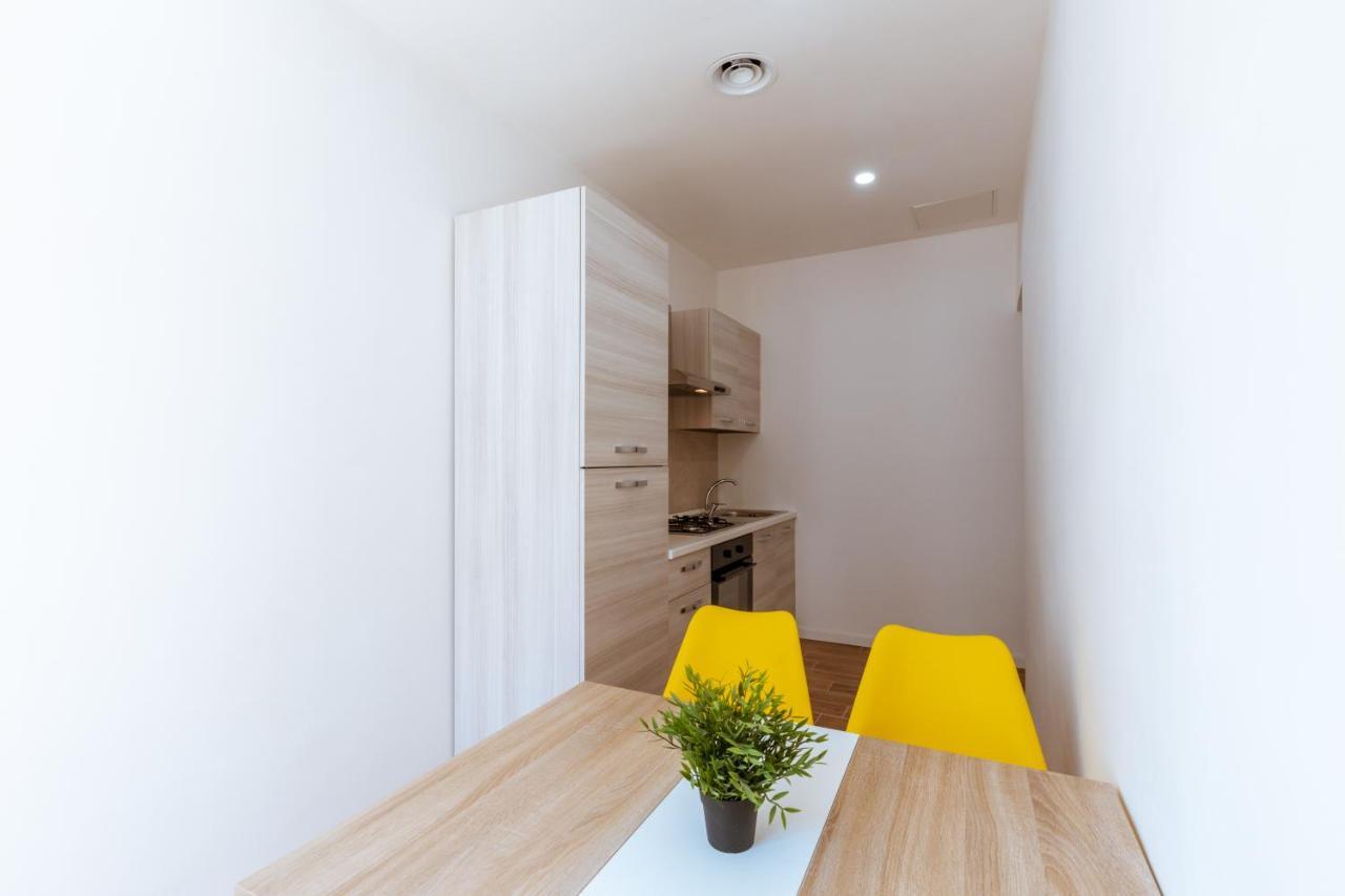 Central House - Apartments In 나폴리 외부 사진