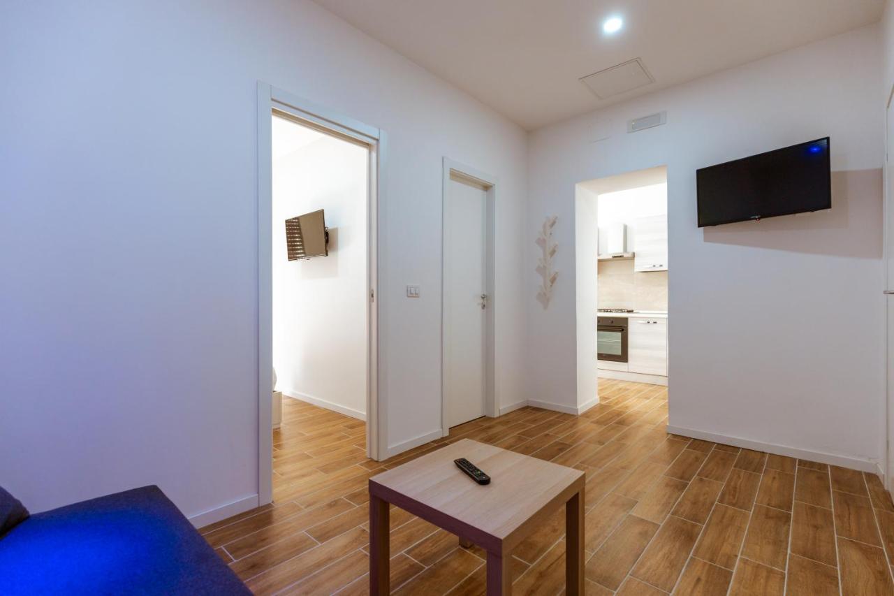 Central House - Apartments In 나폴리 외부 사진